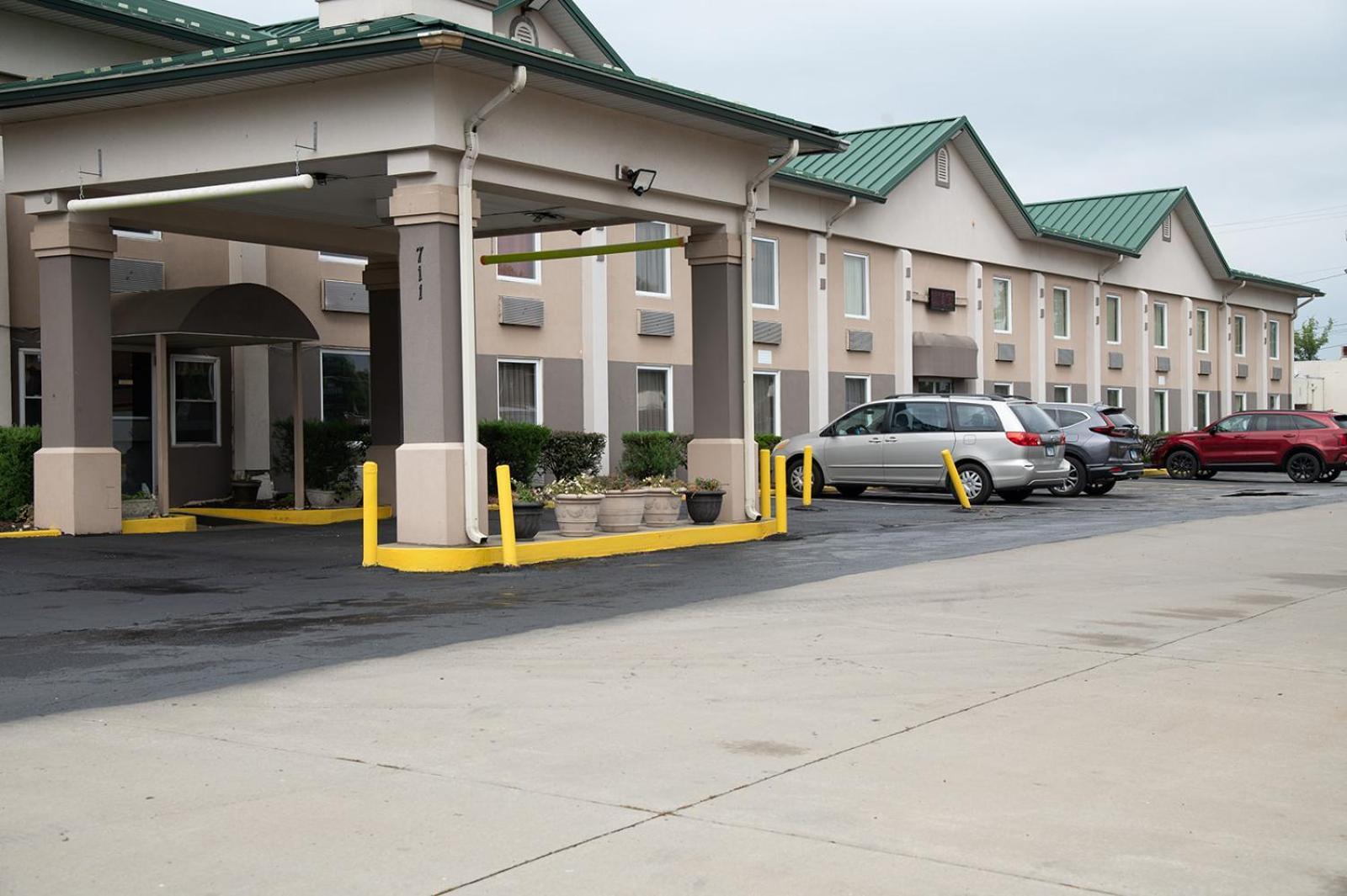 Country Garden & Suites Benton Exterior photo